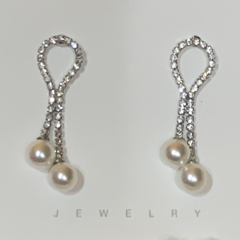 Faux Pearl Diamond Drop Alloy Silver Tone Long Earrings New with Tags Synthetic